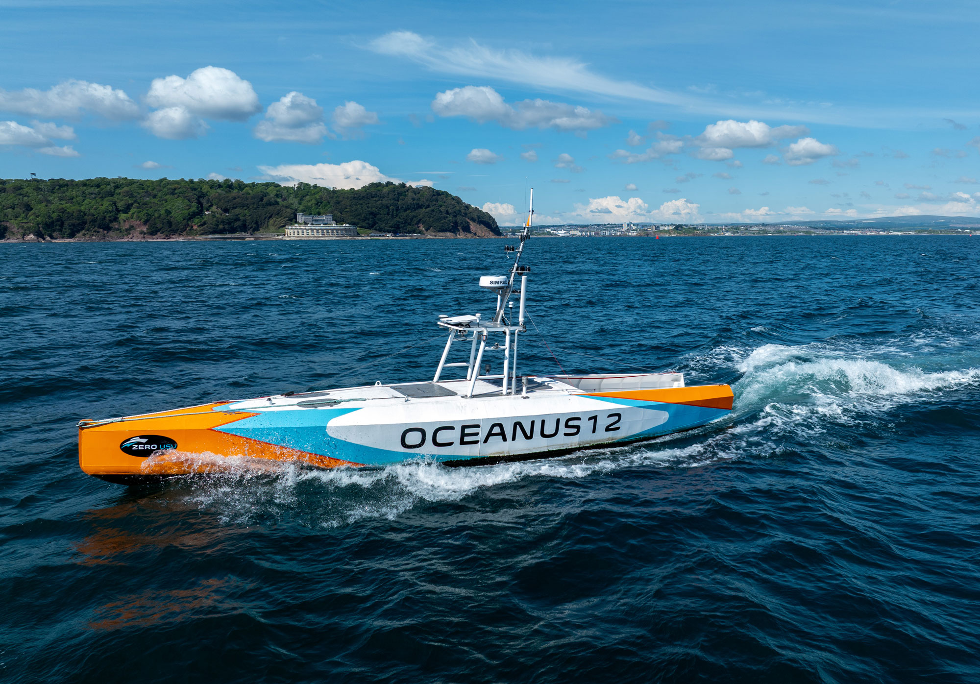 Oceanus 12 cruises along the water.